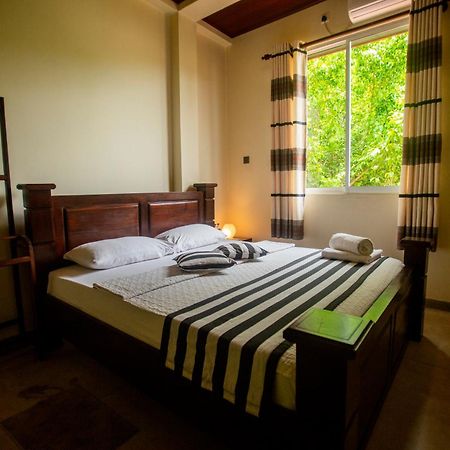 Evergreen Hotel ดัมบูลลา ภายนอก รูปภาพ