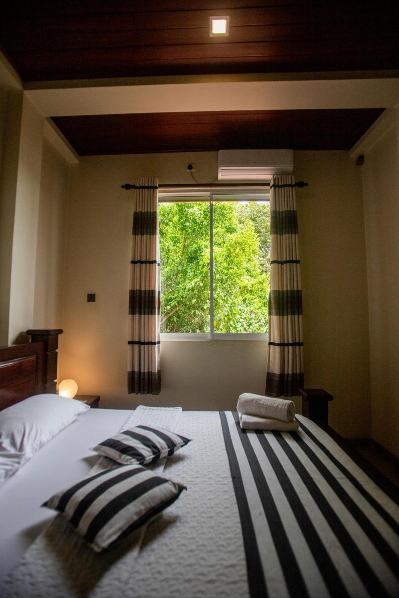 Evergreen Hotel ดัมบูลลา ภายนอก รูปภาพ