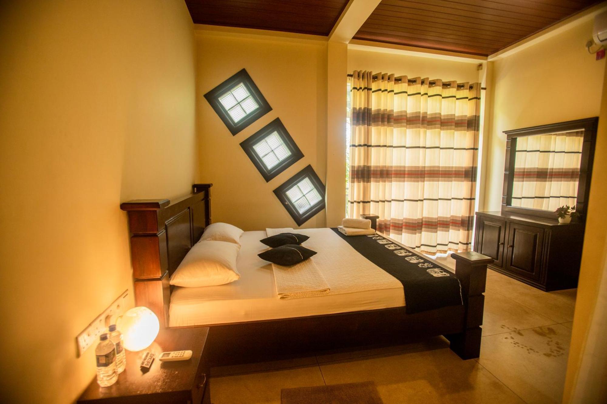 Evergreen Hotel ดัมบูลลา ภายนอก รูปภาพ