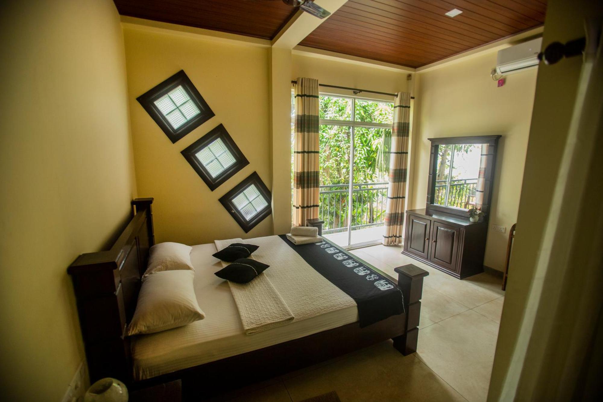 Evergreen Hotel ดัมบูลลา ภายนอก รูปภาพ