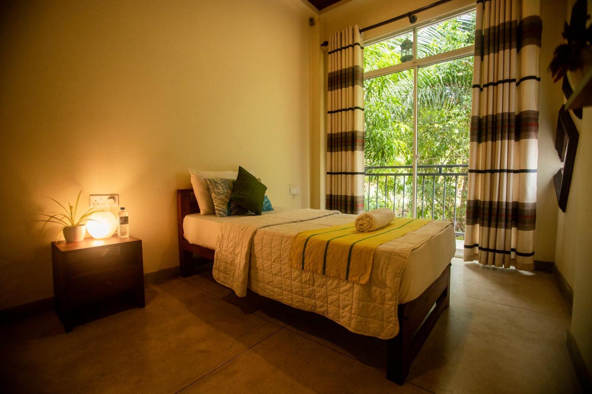 Evergreen Hotel ดัมบูลลา ภายนอก รูปภาพ